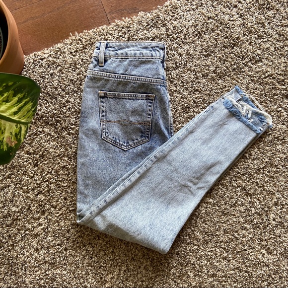 Zara Distressed Jeans - Picture 7 of 8